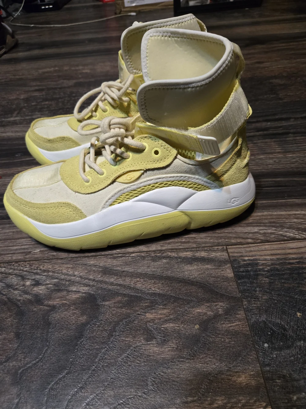 UGG LA Cloud Hi Sneakers